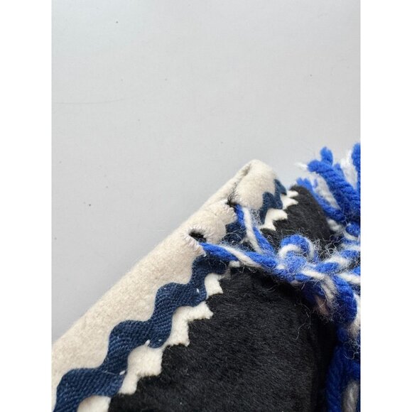 Vintage Kids' Inuit Beaded Suede Black Fur Shaft Tasseled Pom Pom Mukluk Boots - Picture 13 of 16